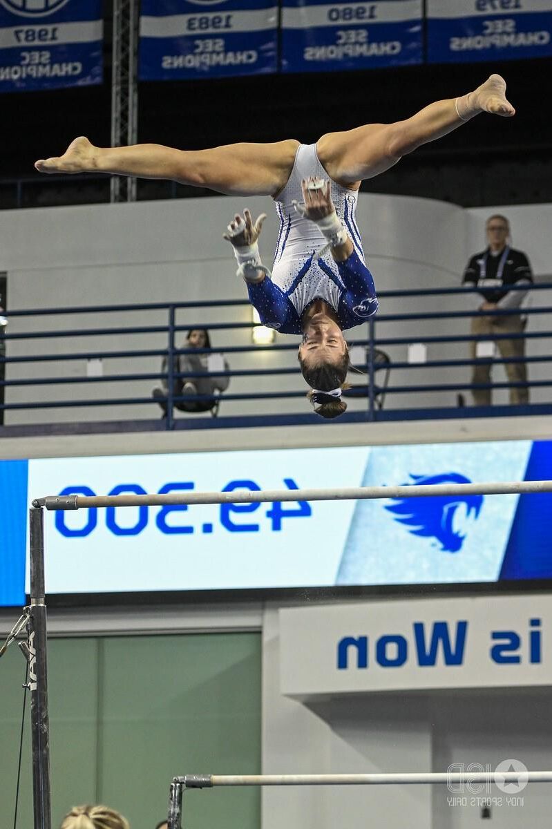 Very Hot College Gymnasts Part 