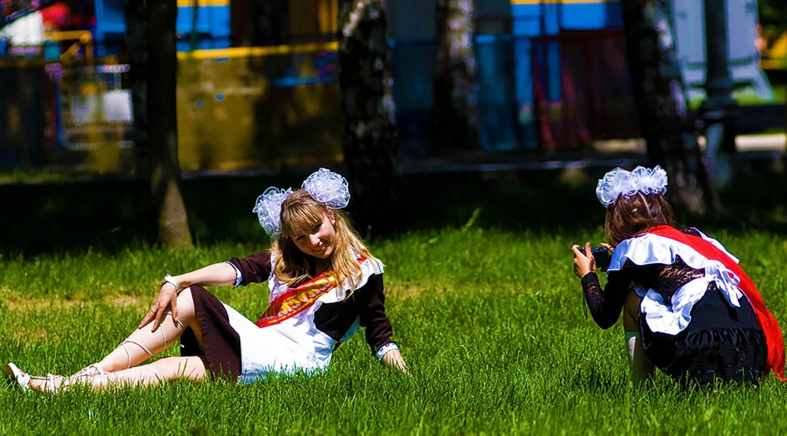 Summer Schoolgirl Party at the City Fountain