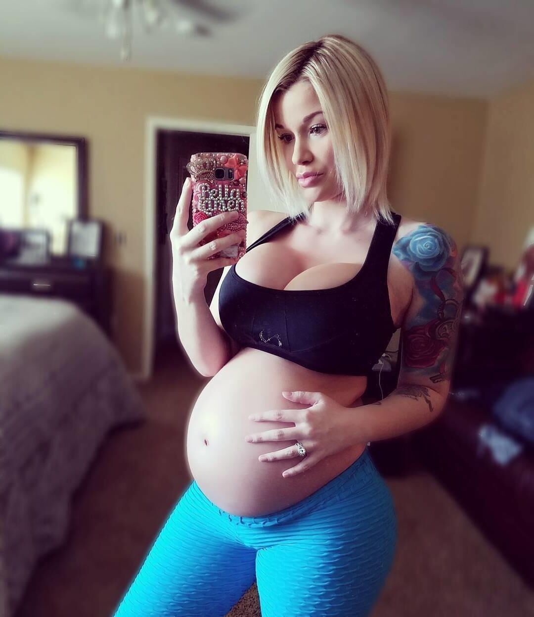 Cute Pregnant Girls With Beautiful Bellies 