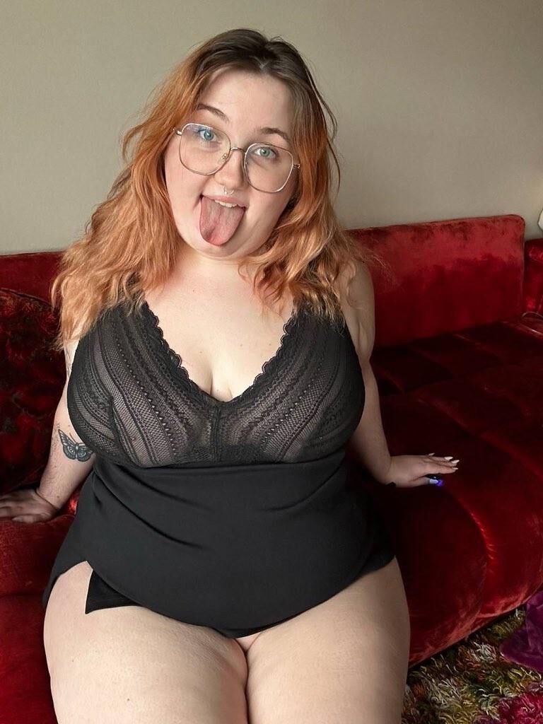 Fae Big Ass Big Tits BBW Girl with Glasses Mixed Hot Photos