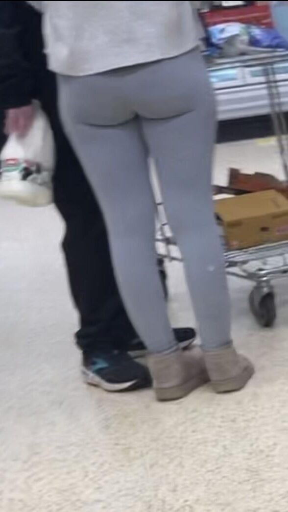 Big booty candid ass shopping 