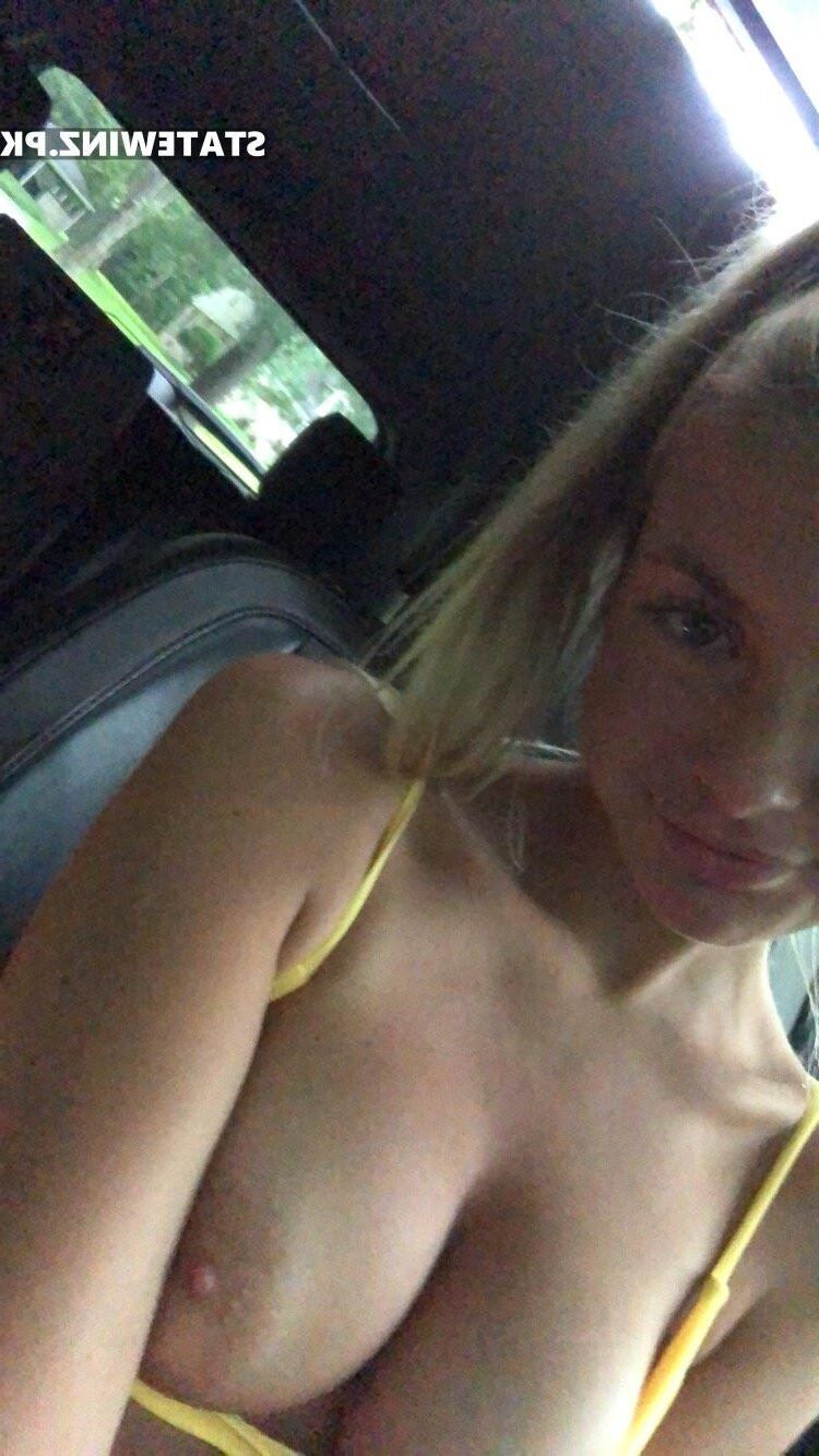 Sexy girls in the car 