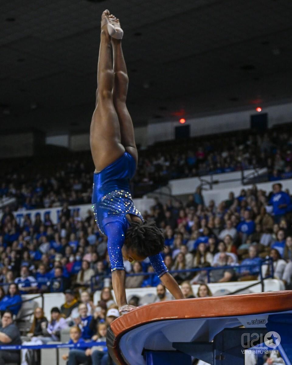 Very Hot College Gymnasts Part 