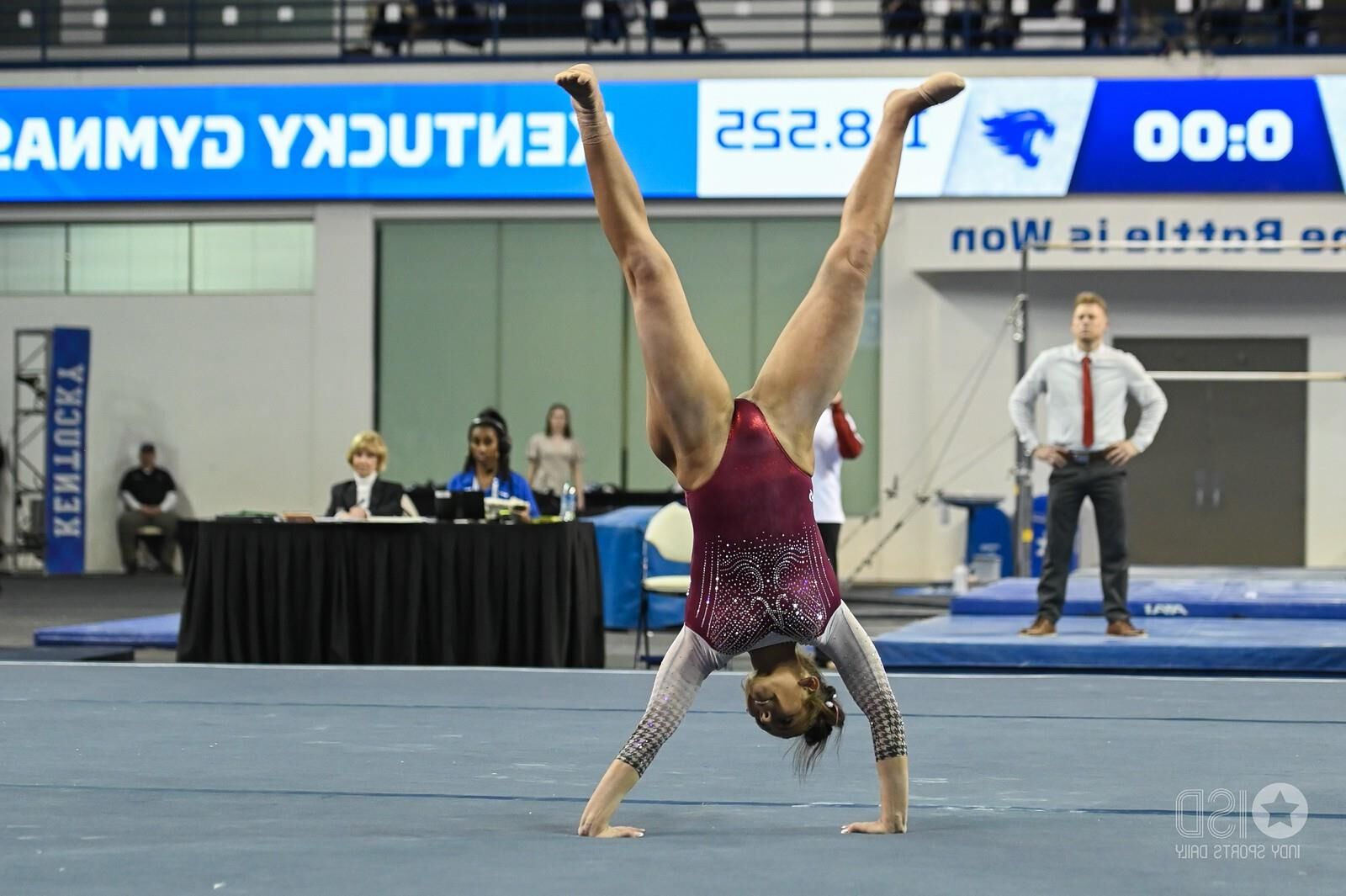 Very Hot College Gymnasts Part 