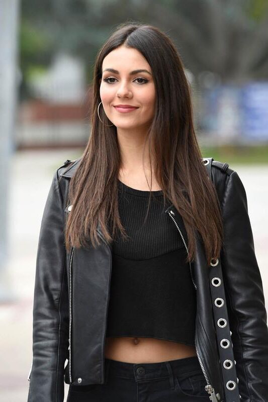 Victoria Justice Beautiful Miadriff Pics