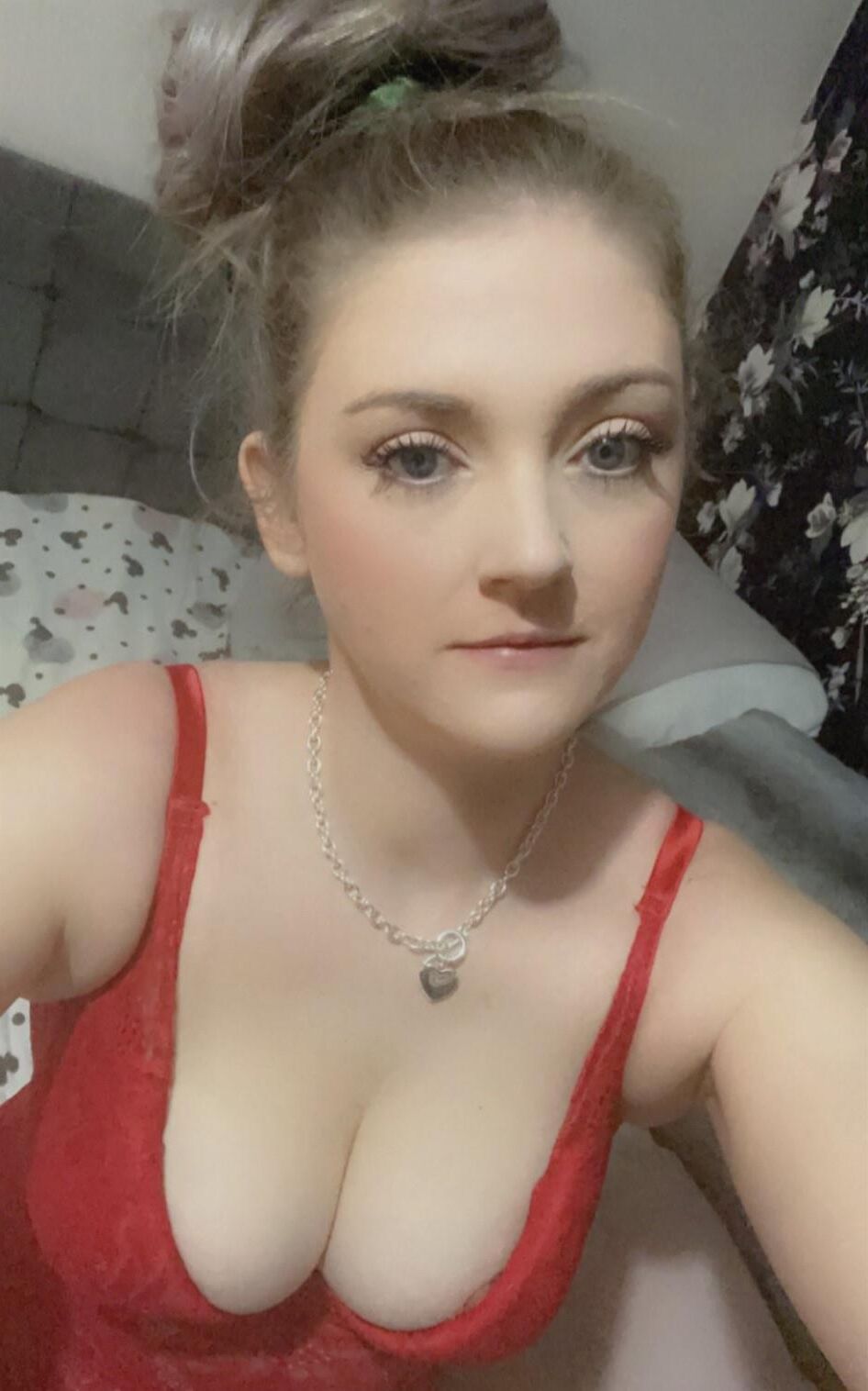 Little blonde slut /f/uk itsdaniellex 