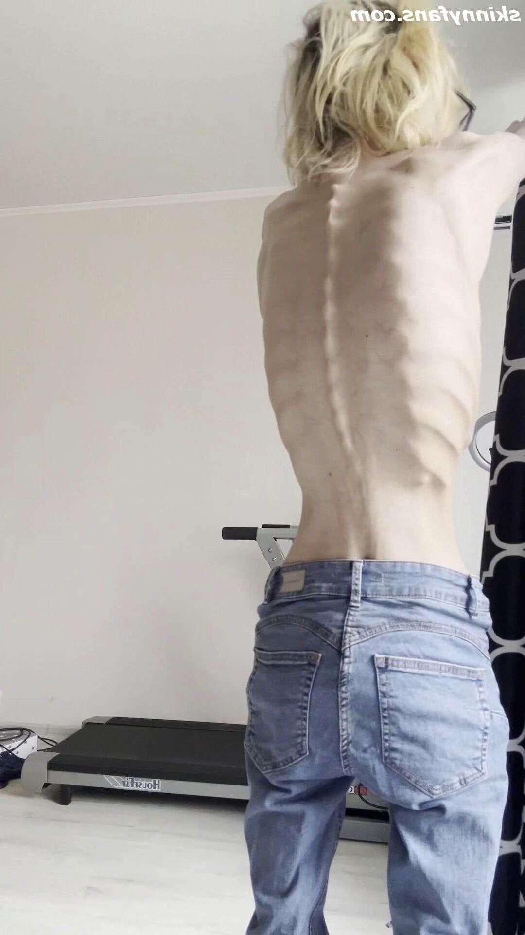 Ksenia Anorexic Skinny Fragile Mager Duenn Knochig Bones
