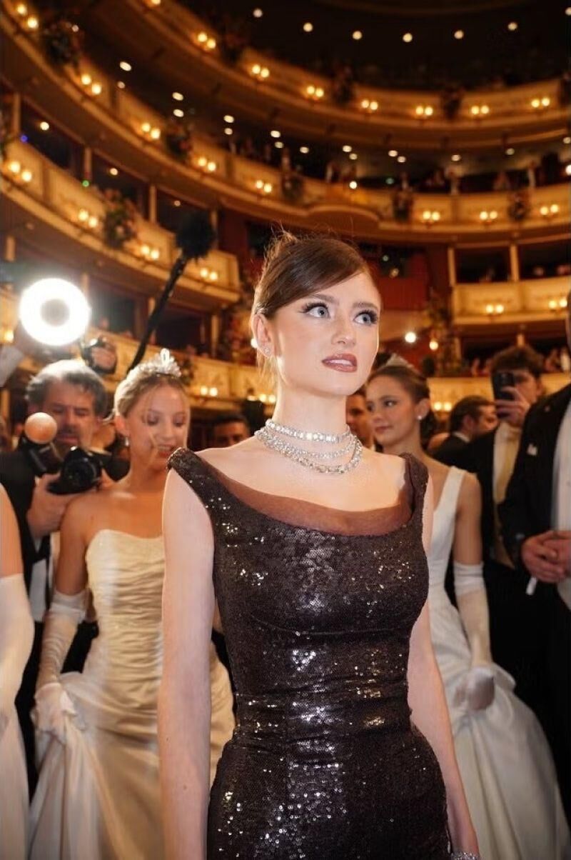 Th Vienna Opera BallのLeni Klum