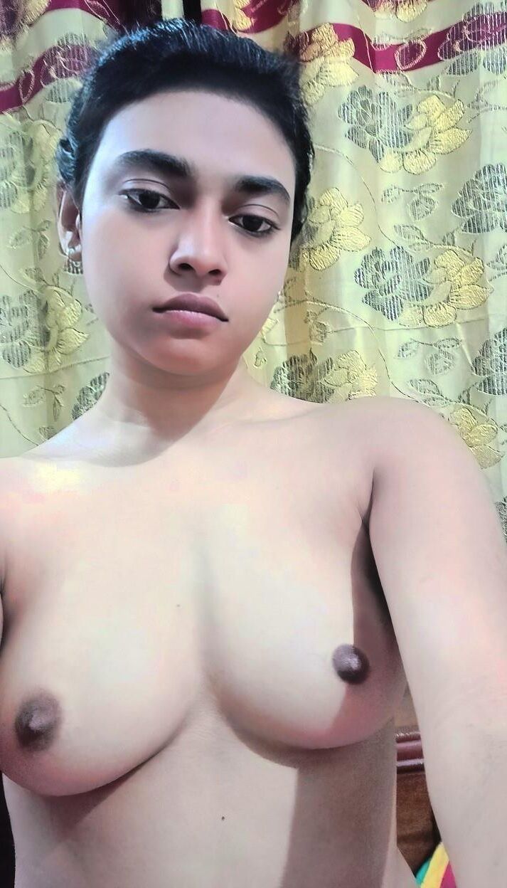 Niña desnuda india delgada desi india