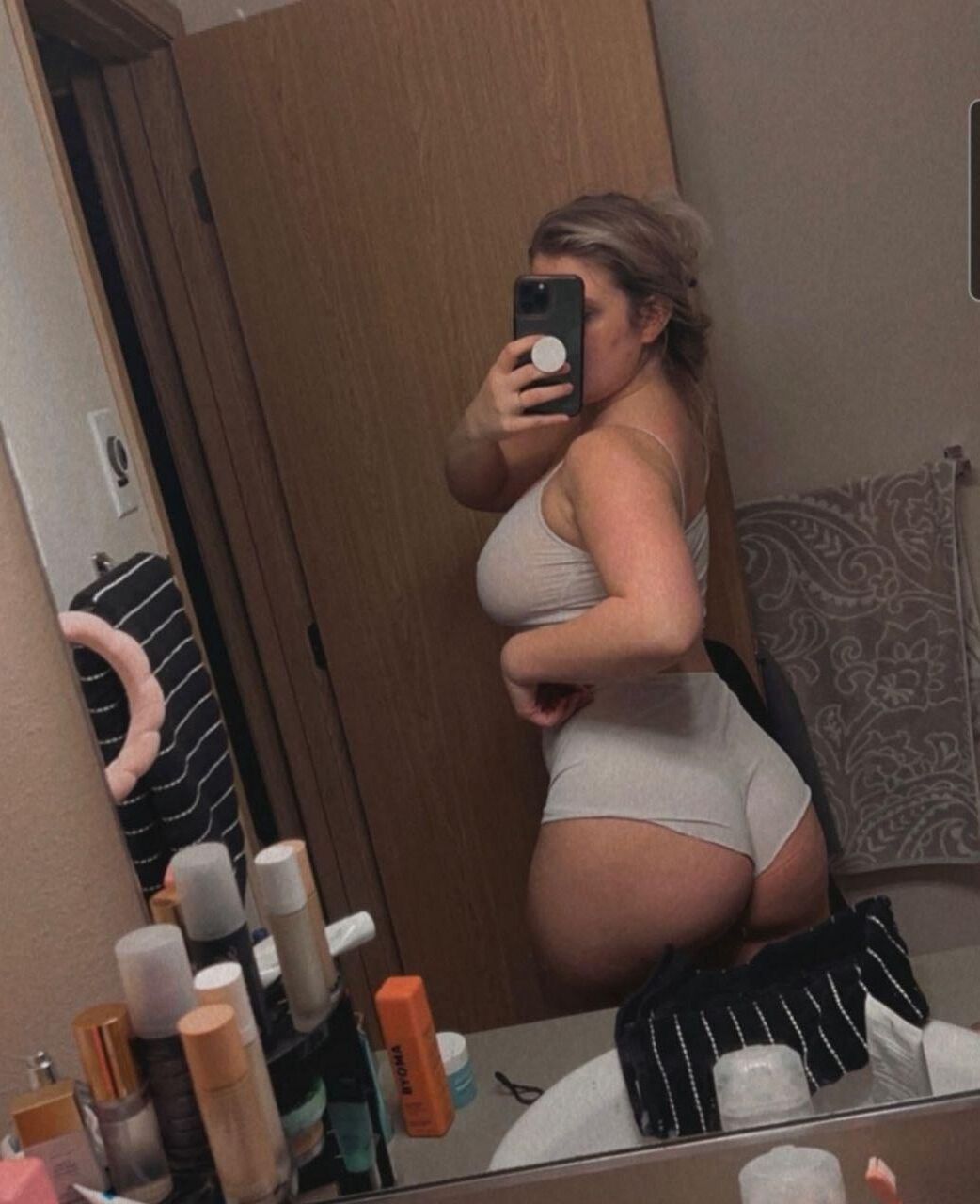 セクシーなチャブの女