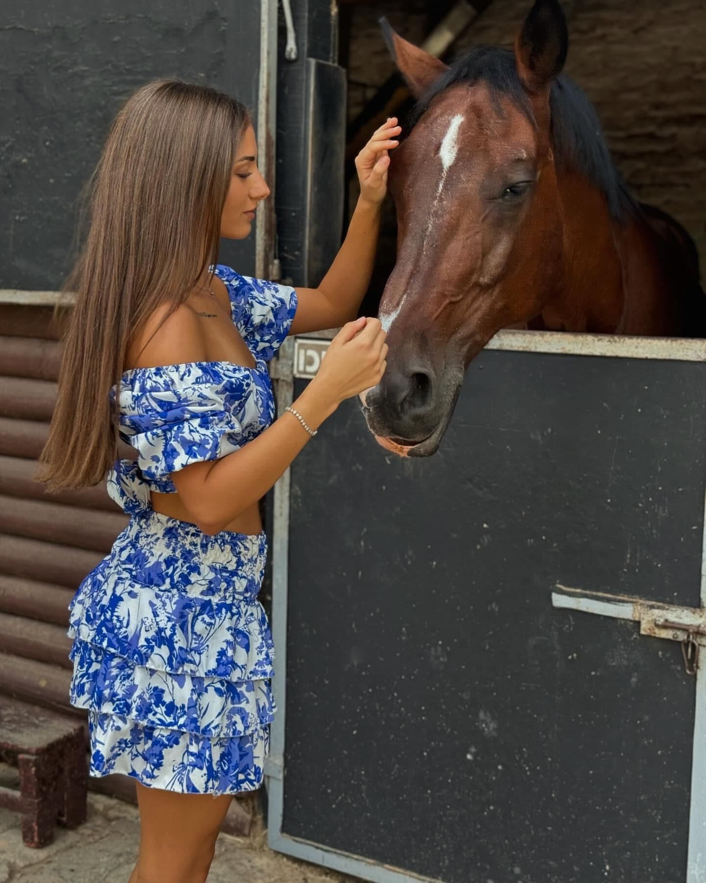 Serbio apretada puta adolescente tijana/srbija uska drolja klinka tijana