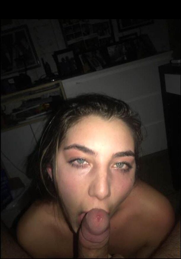 Et ton papa aussi il t'a vu faire ta petite pute Hardcore?