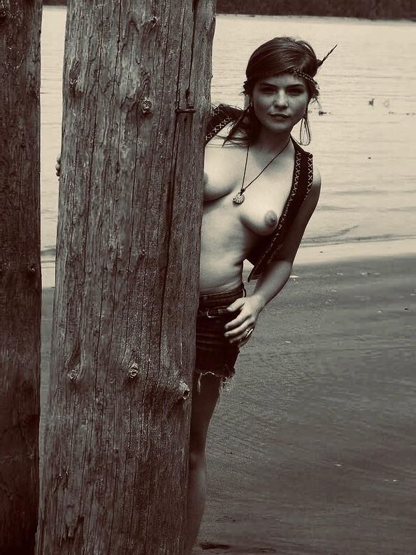 Jovem nanna nudista