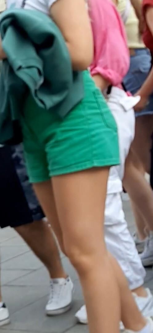 Streetgirls in shorts 