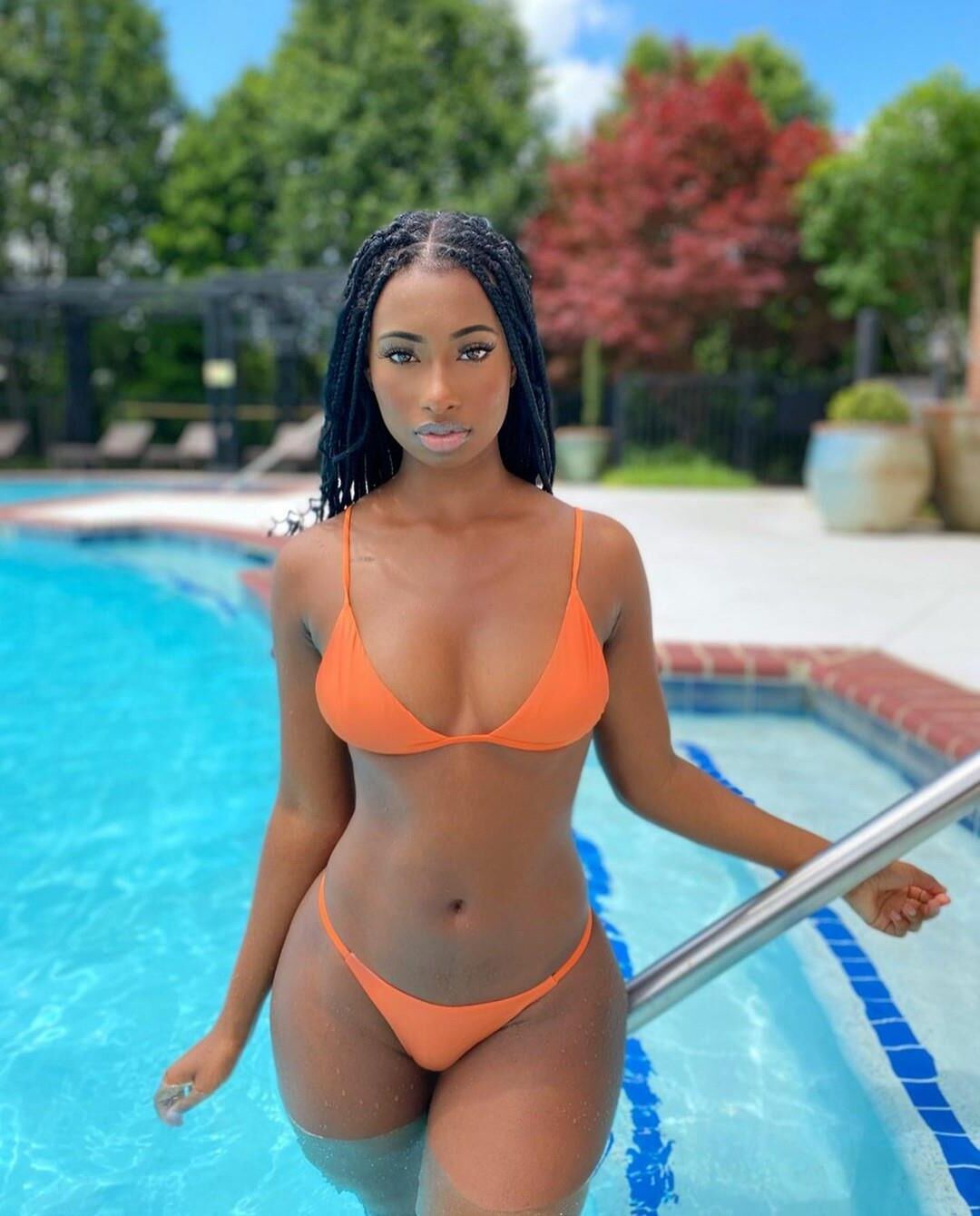 Black girls in bikini 