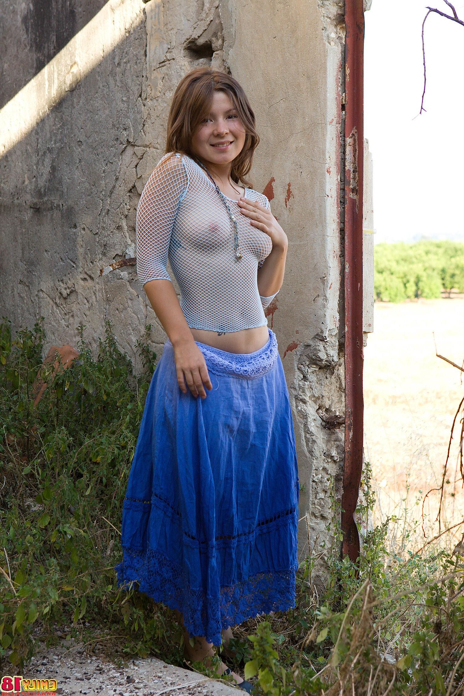 Cute Teens EMILY The Old House ()