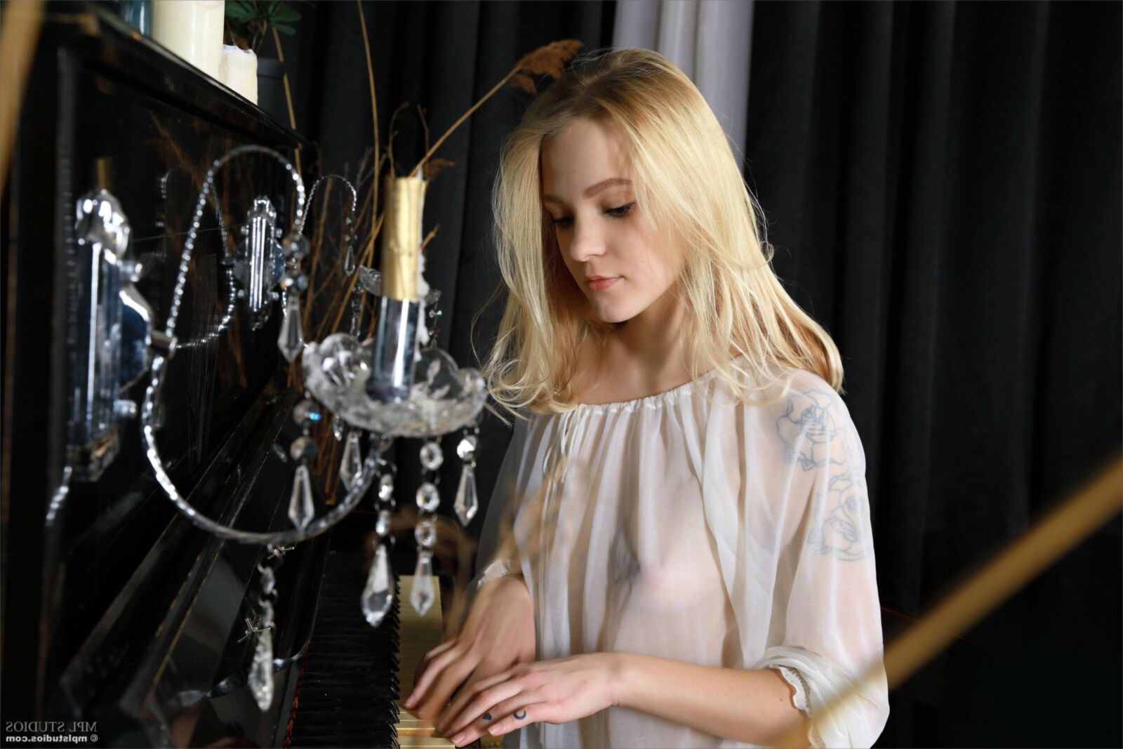 Cute Teens ZLATA Play it Again