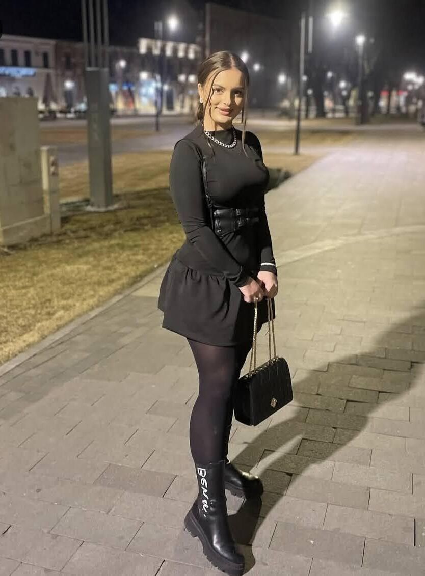 ルーマニアのティーンの痴女タイムア・パトリシアb