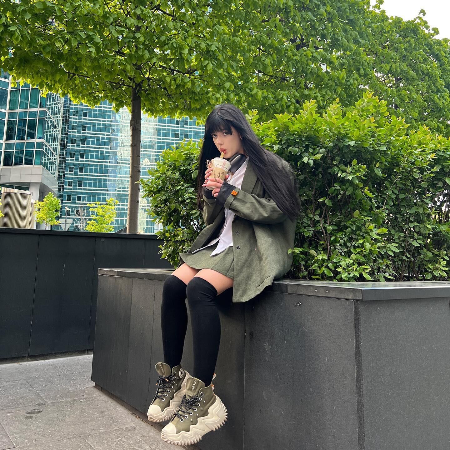 Avilina is fashionable 