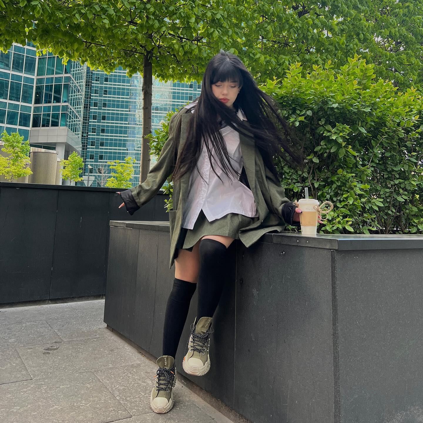 Avilina is fashionable 