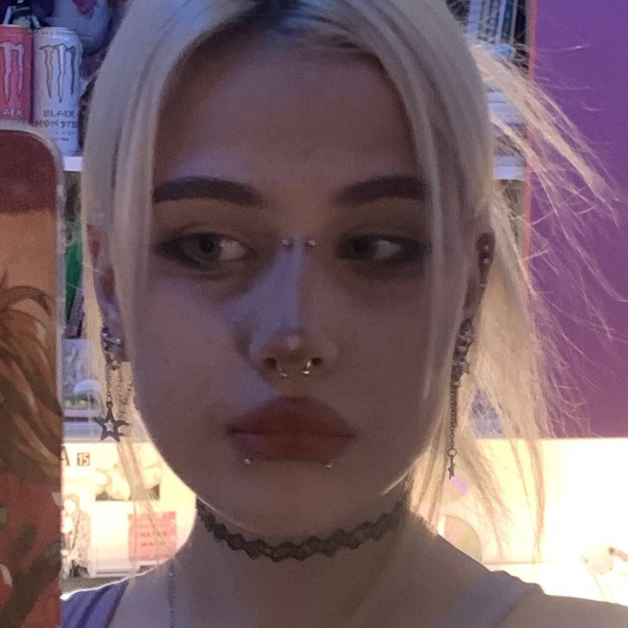 ローラ|