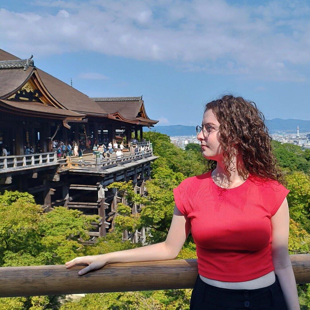 青い目の売春婦