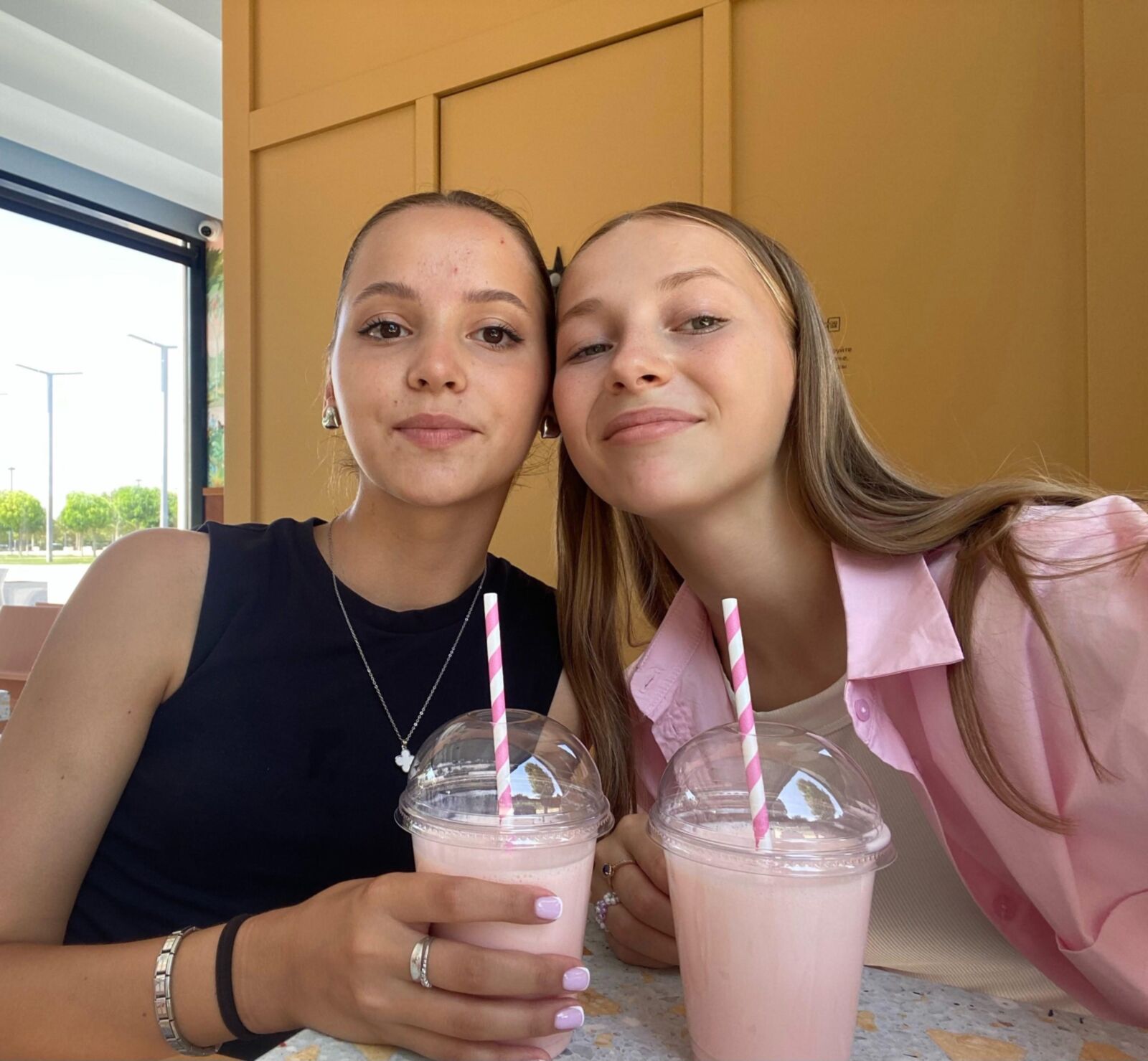 Non Nude Girlfriends Mixed 