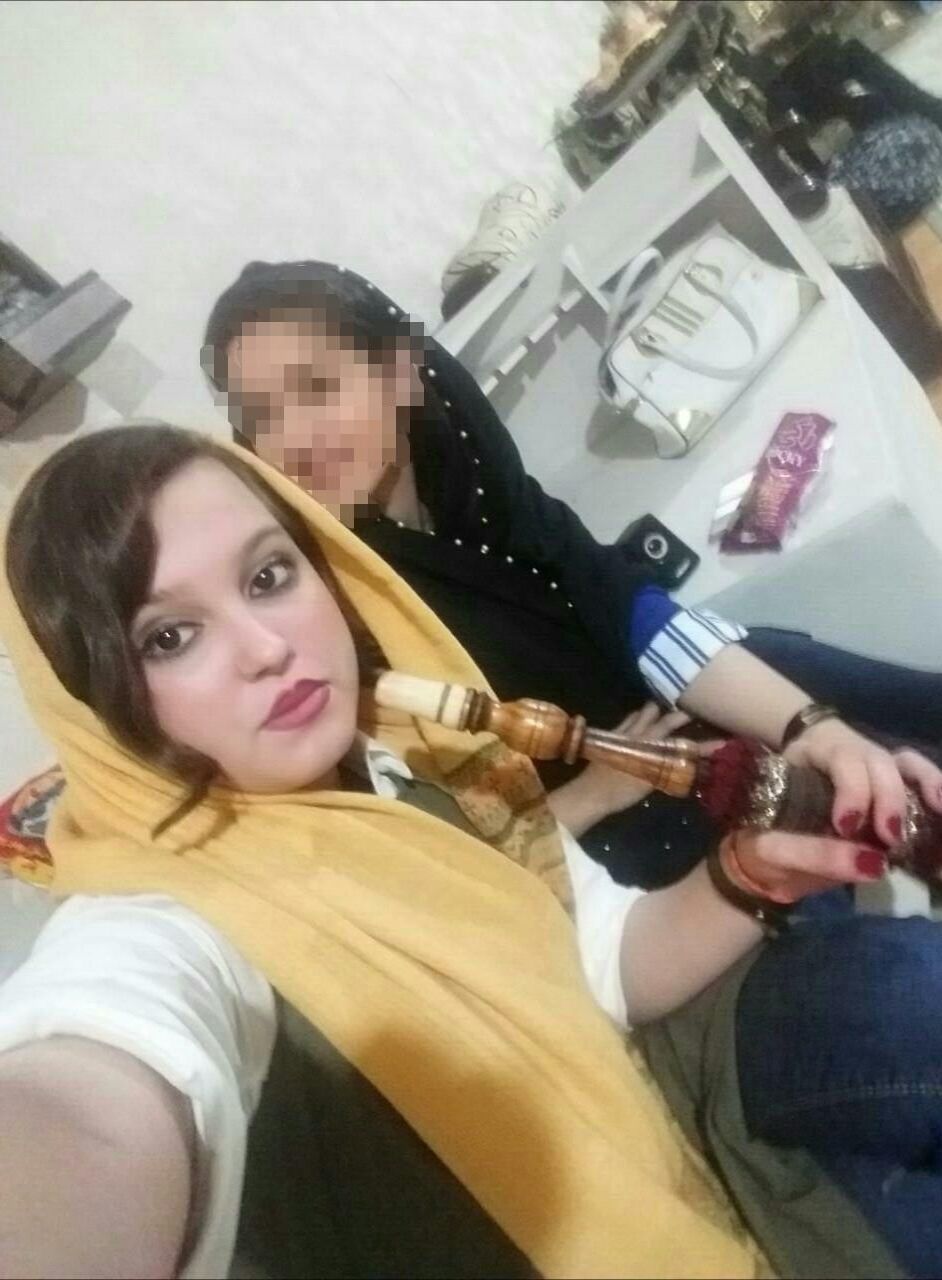 Persan iranien Elle possède l'obscurité