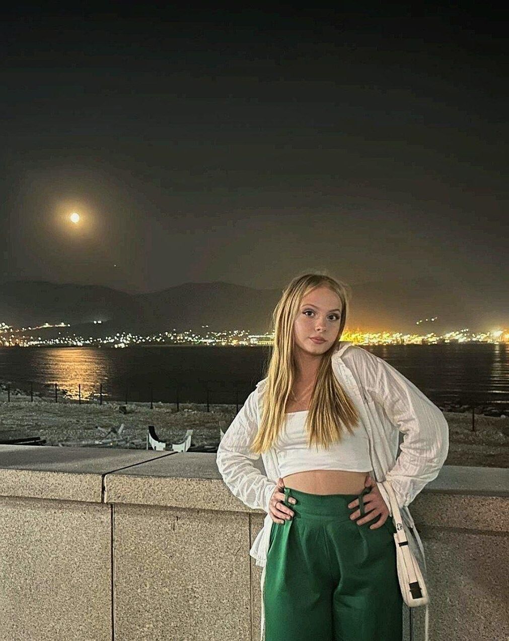 Non Nude Girlfriends Mixed 
