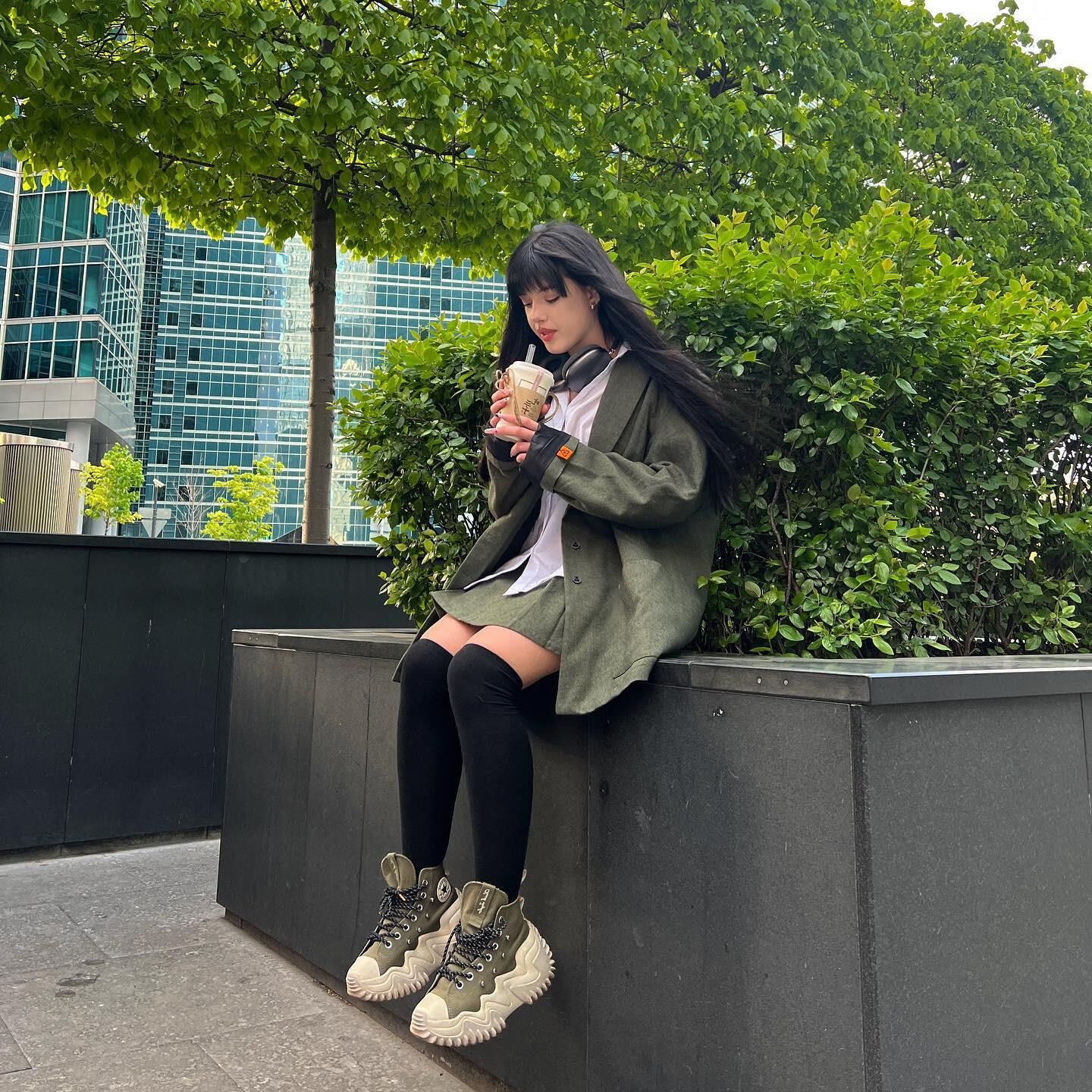 Avilina is fashionable 
