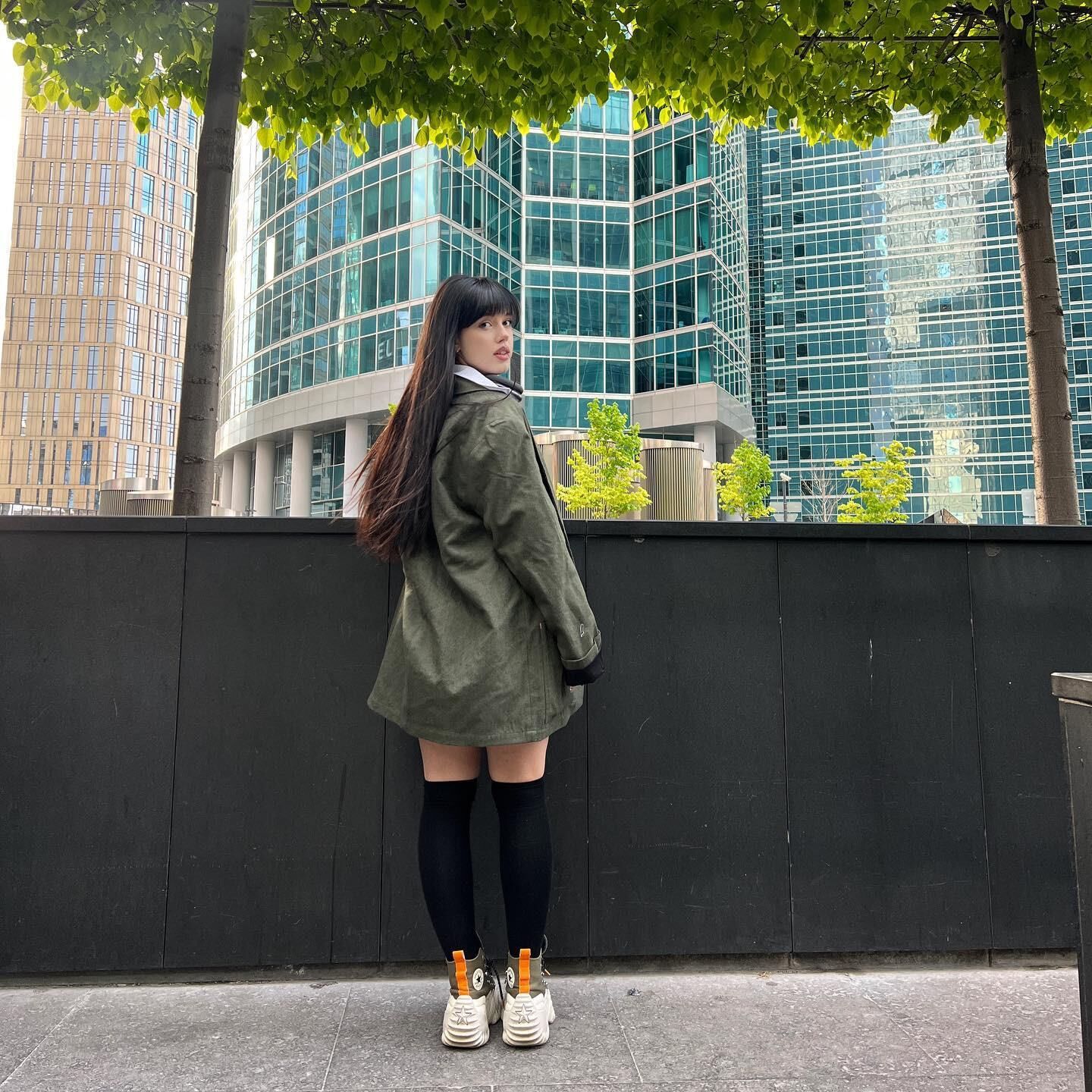 Avilina is fashionable 