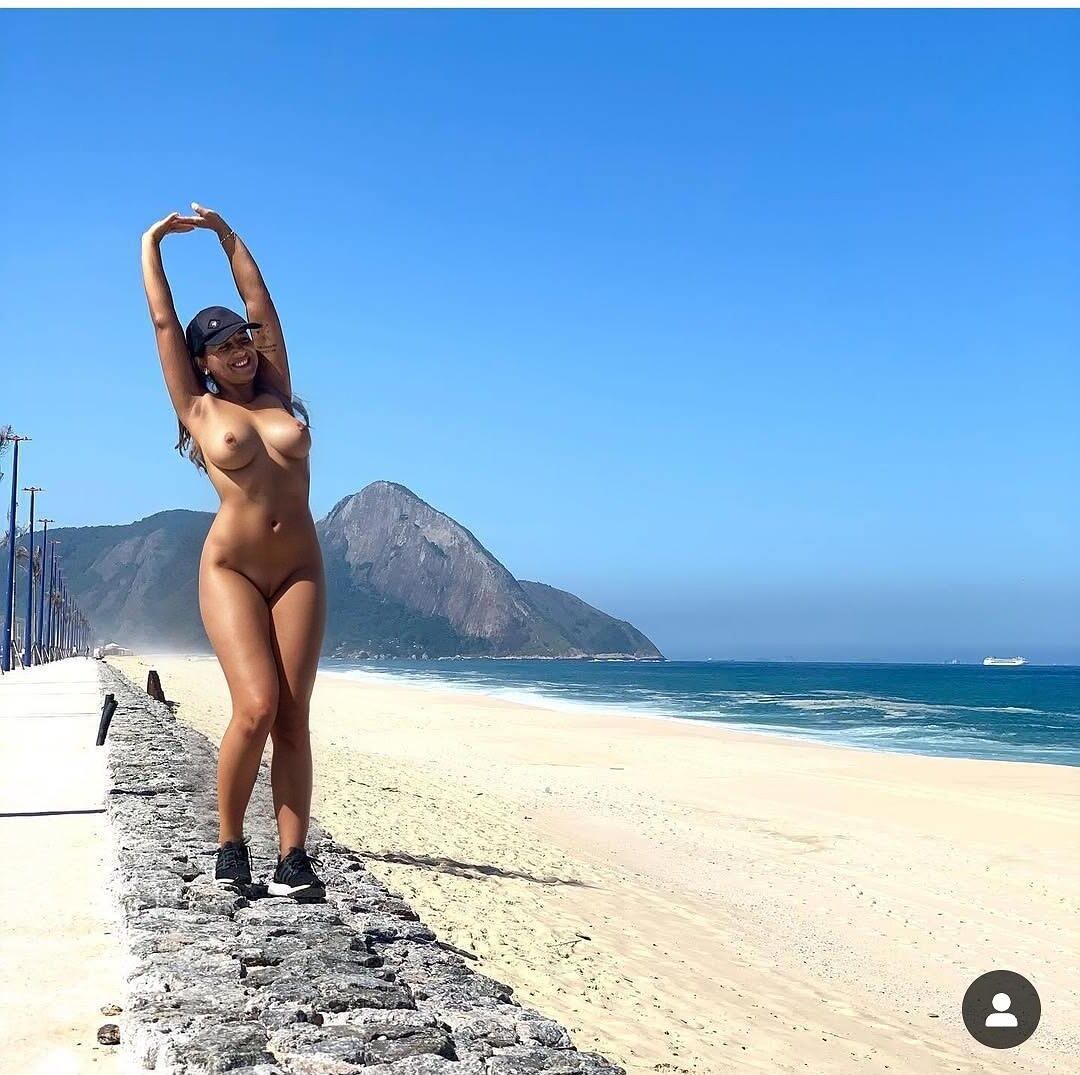 Essa sou eu # molhadinha