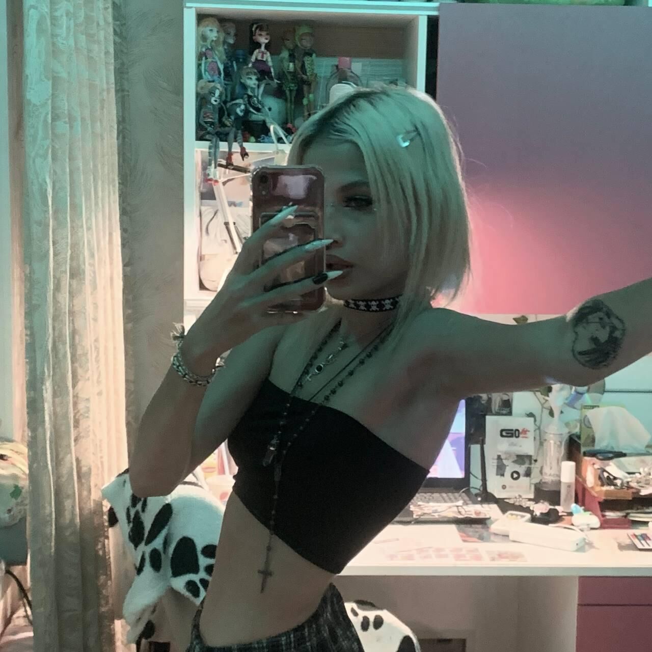 ローラ|