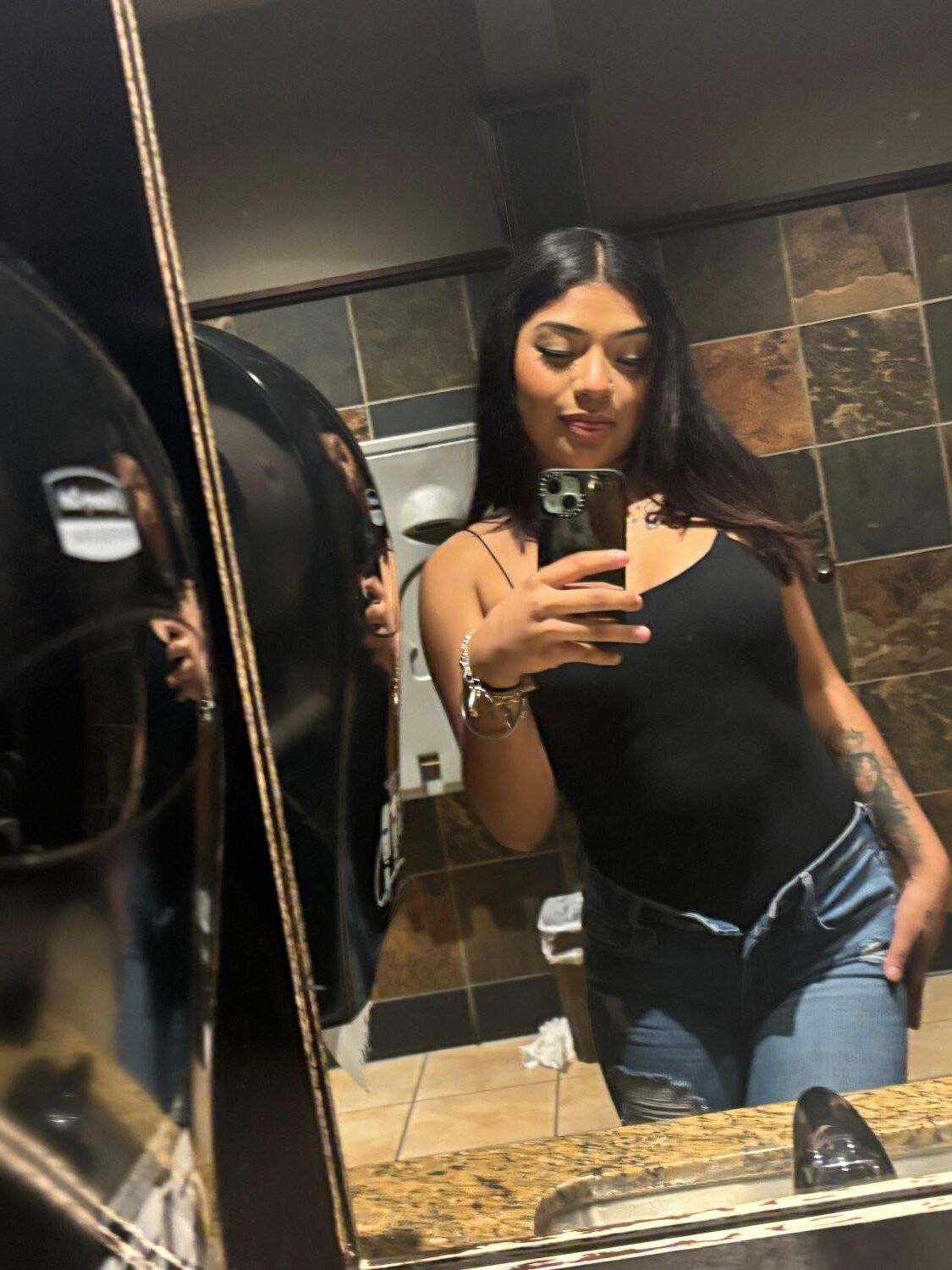 Petite Latina de San Fernando