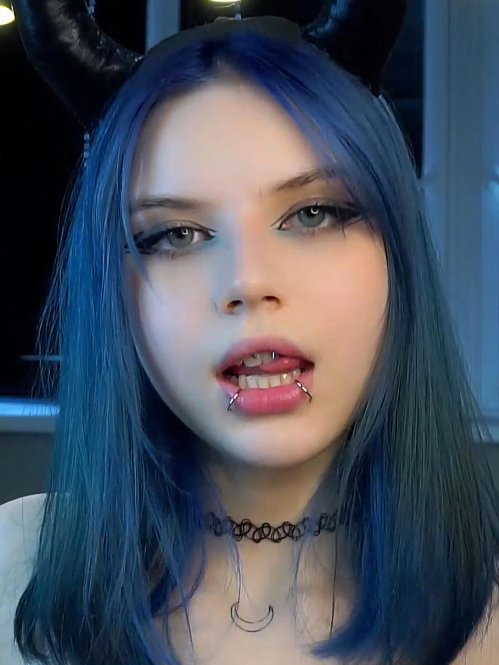 EVELYYN 