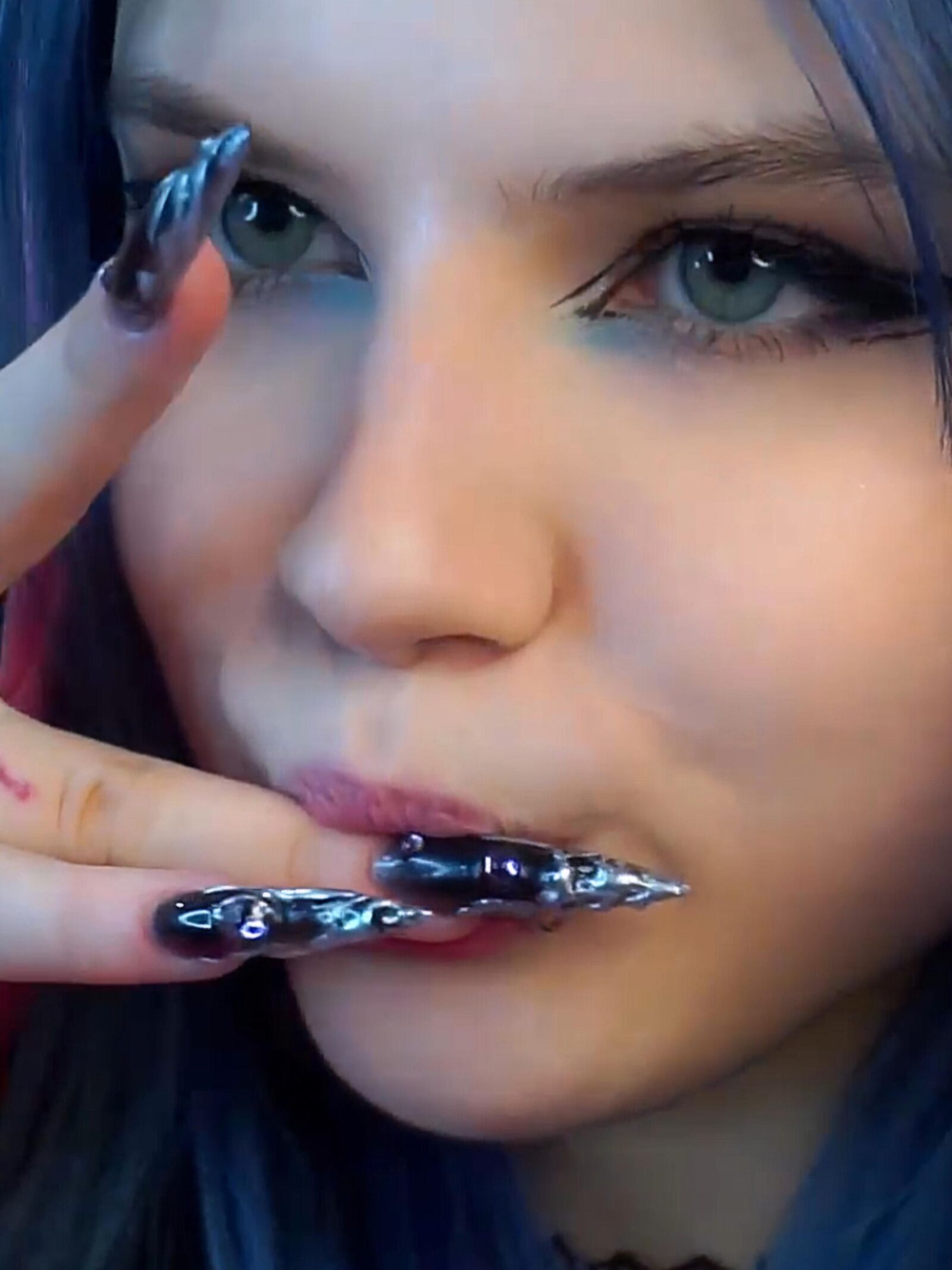 EVELYYN 