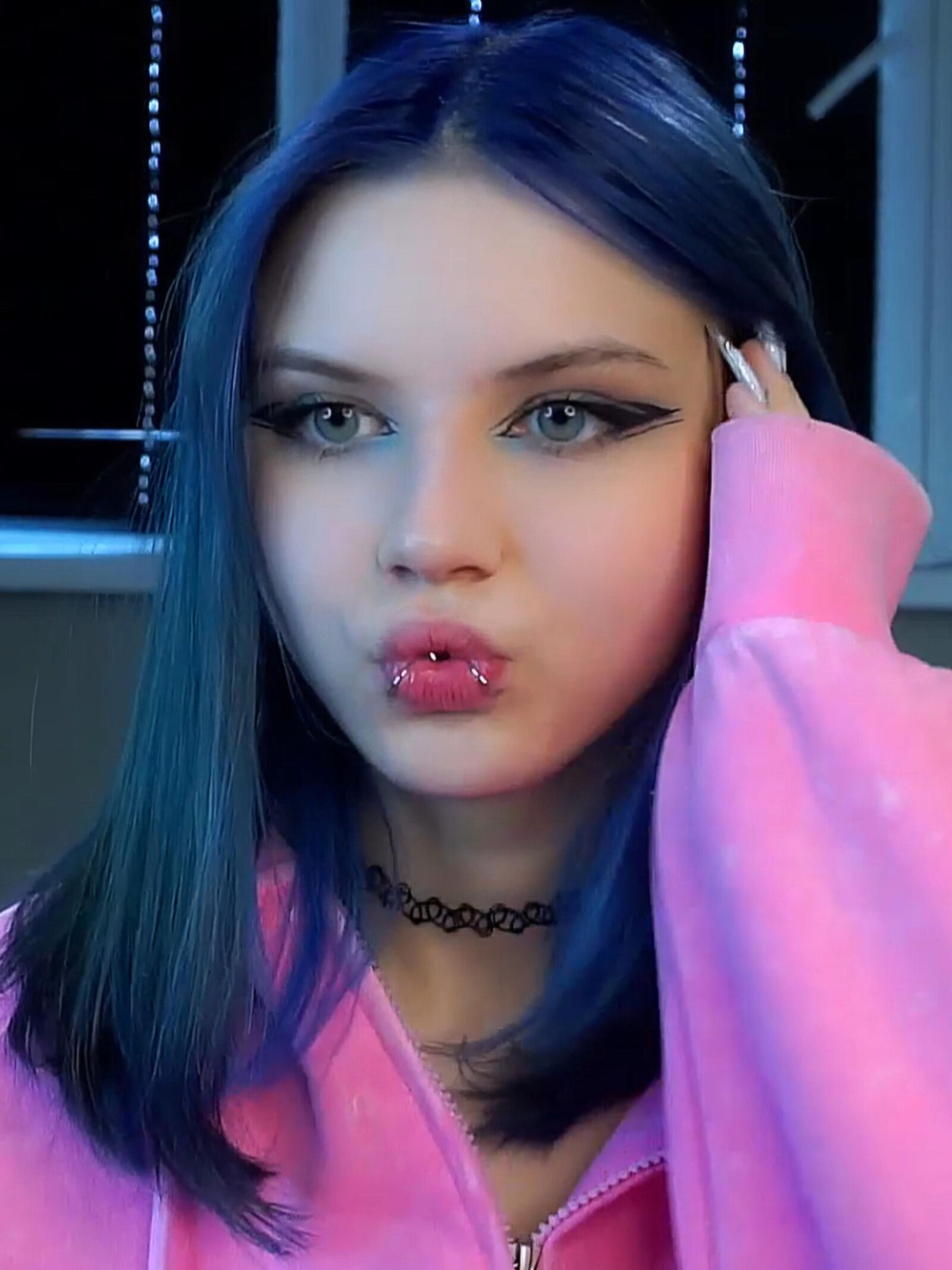 EVELYYN 