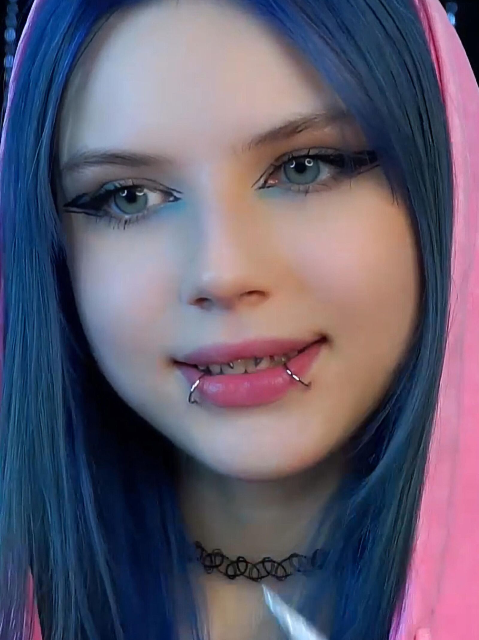 EVELYYN 
