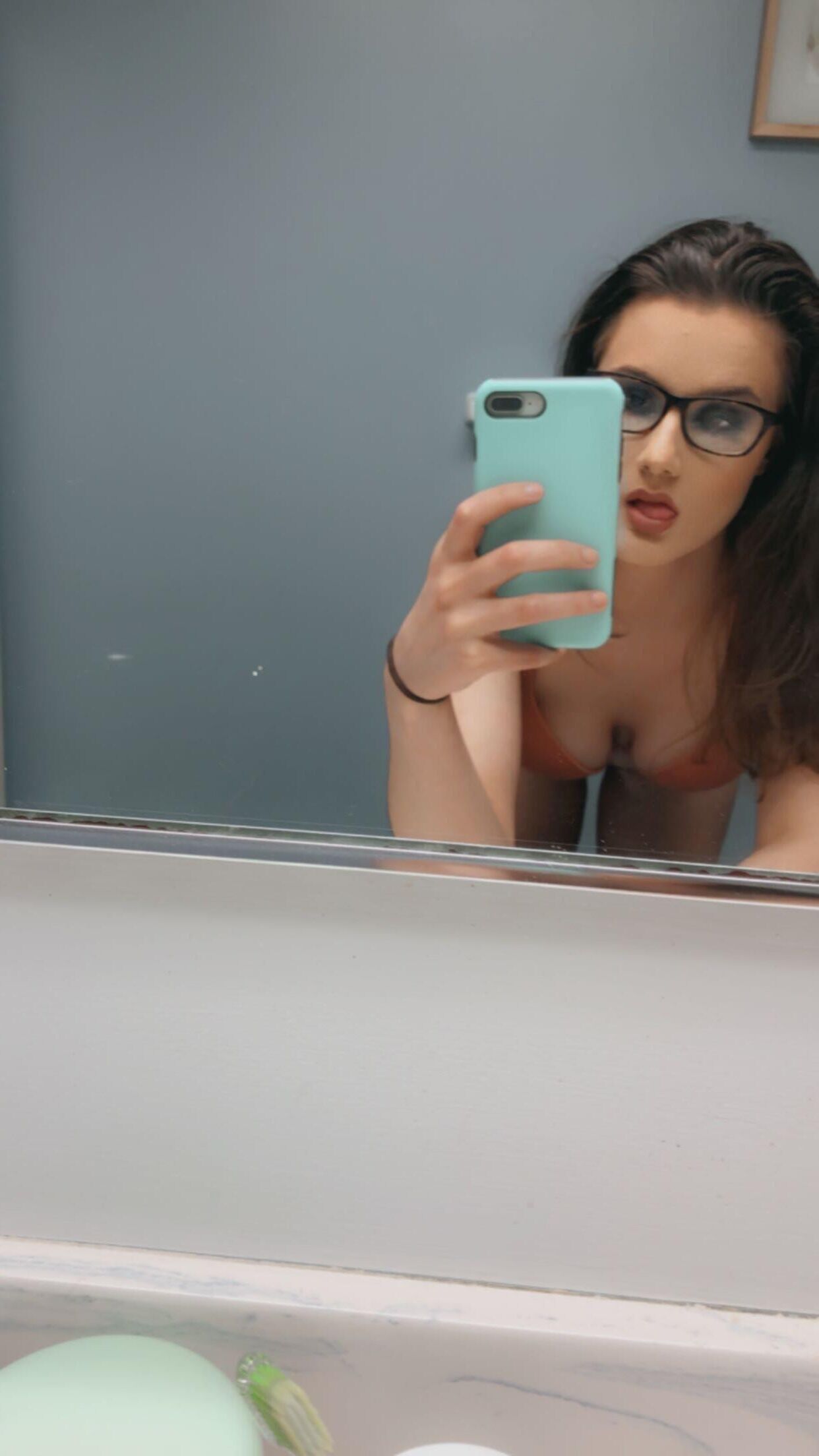 Brunette leaked online