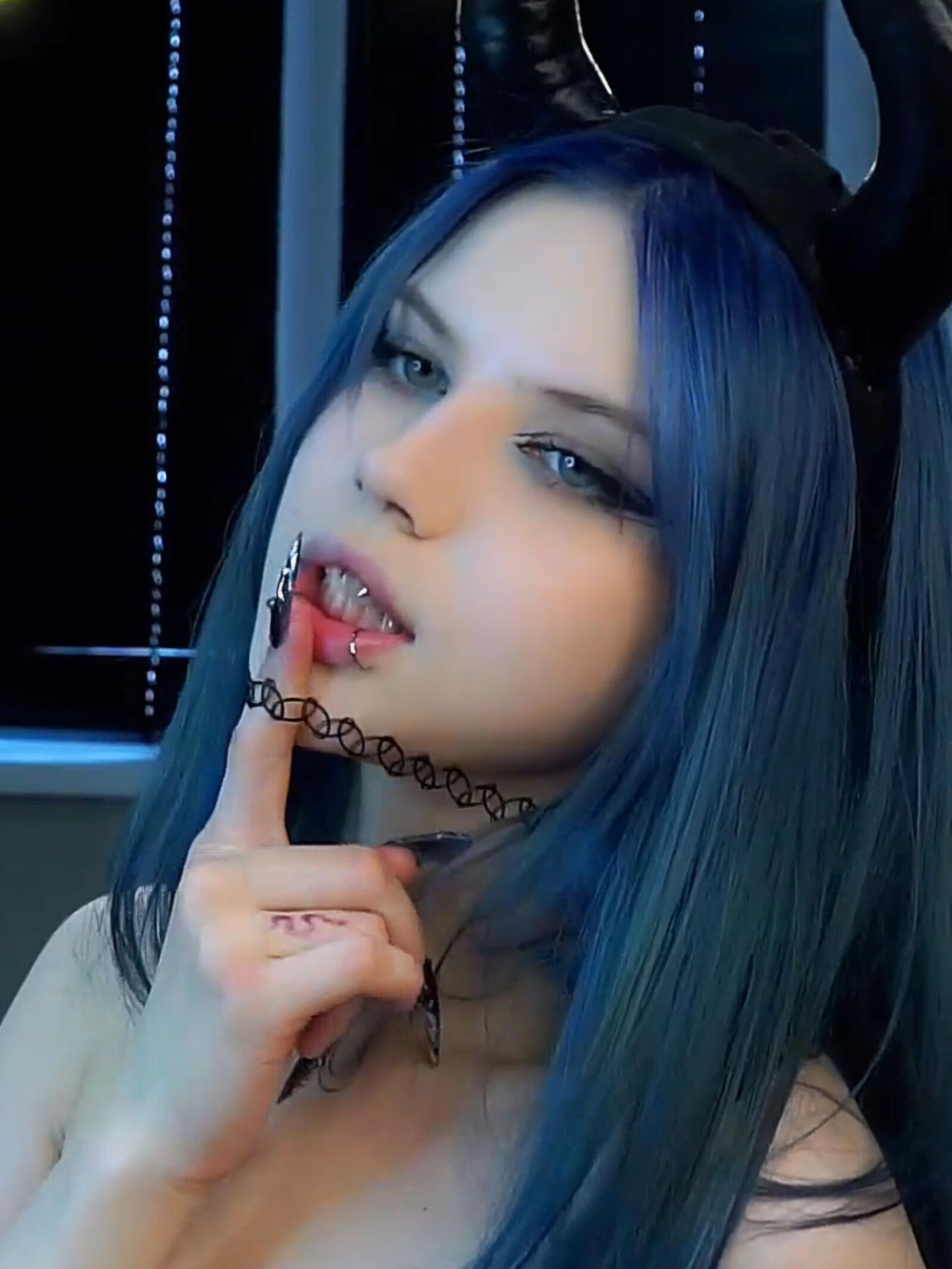 EVELYYN 