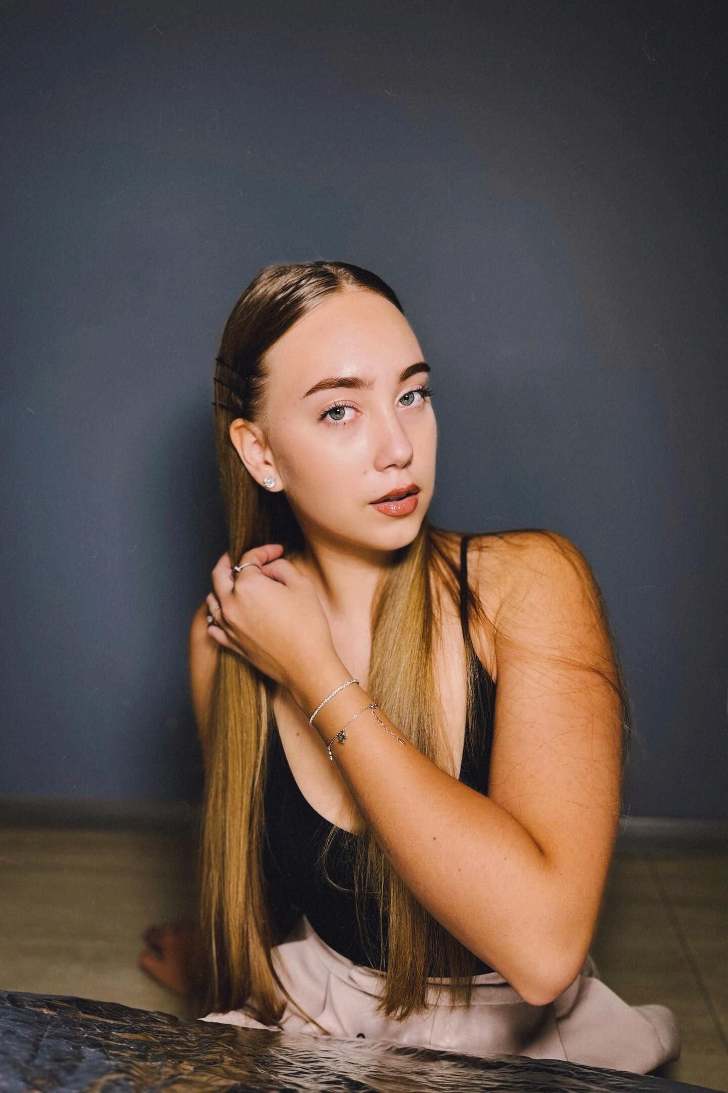 Non Nude Girlfriends Mixed 