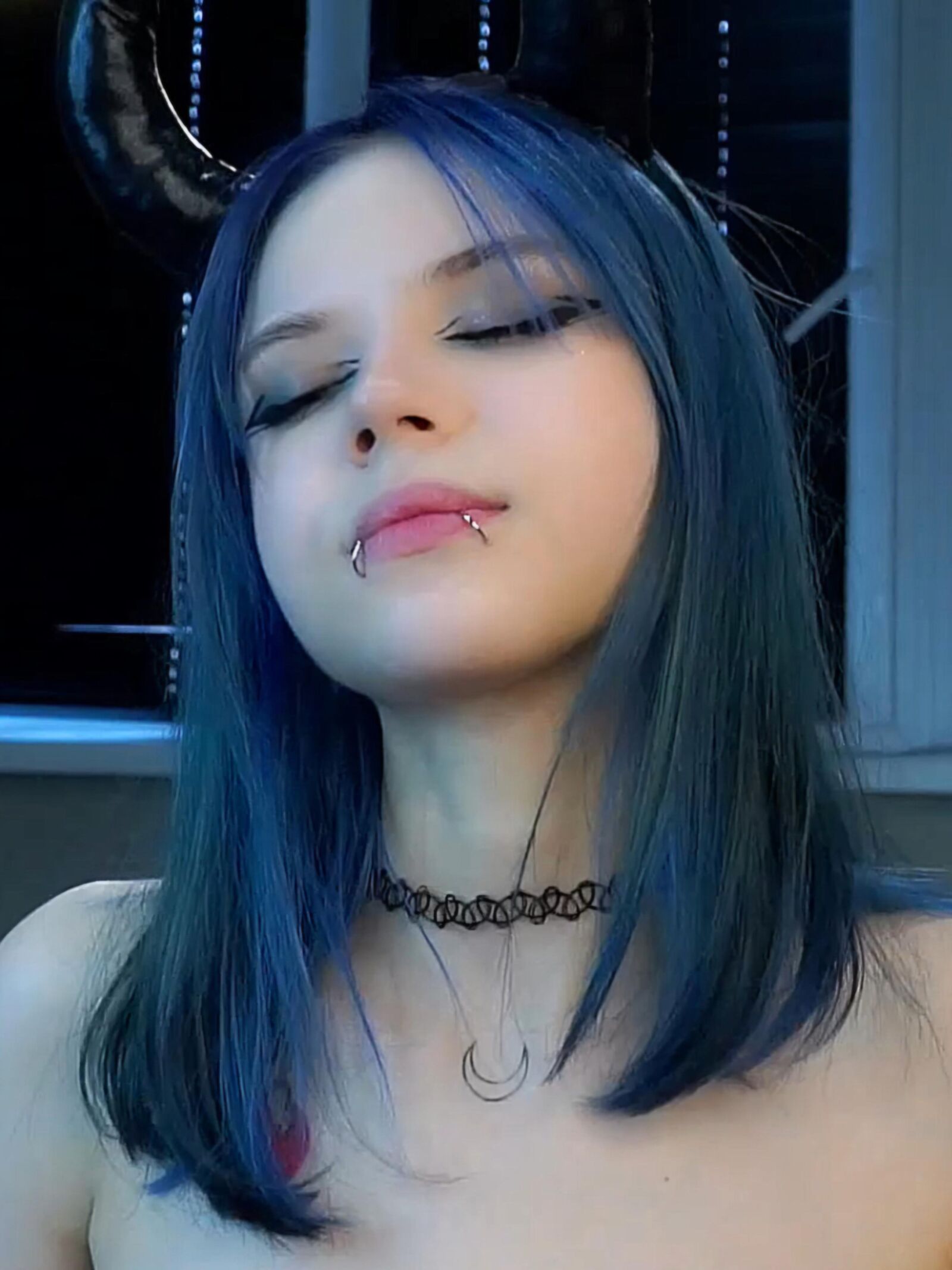 EVELYYN 