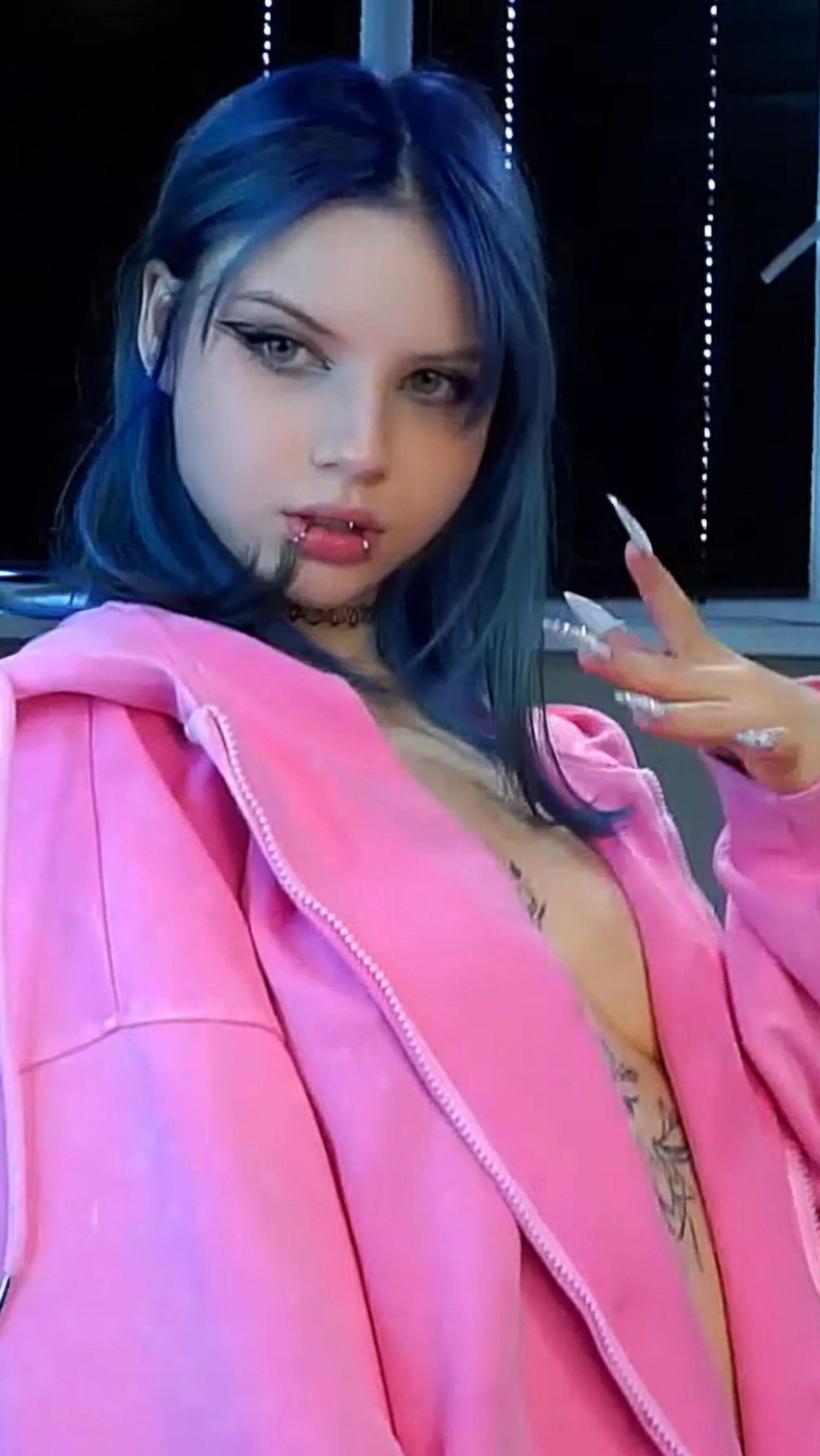 EVELYYN 