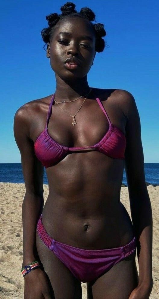 Black girls in bikini 