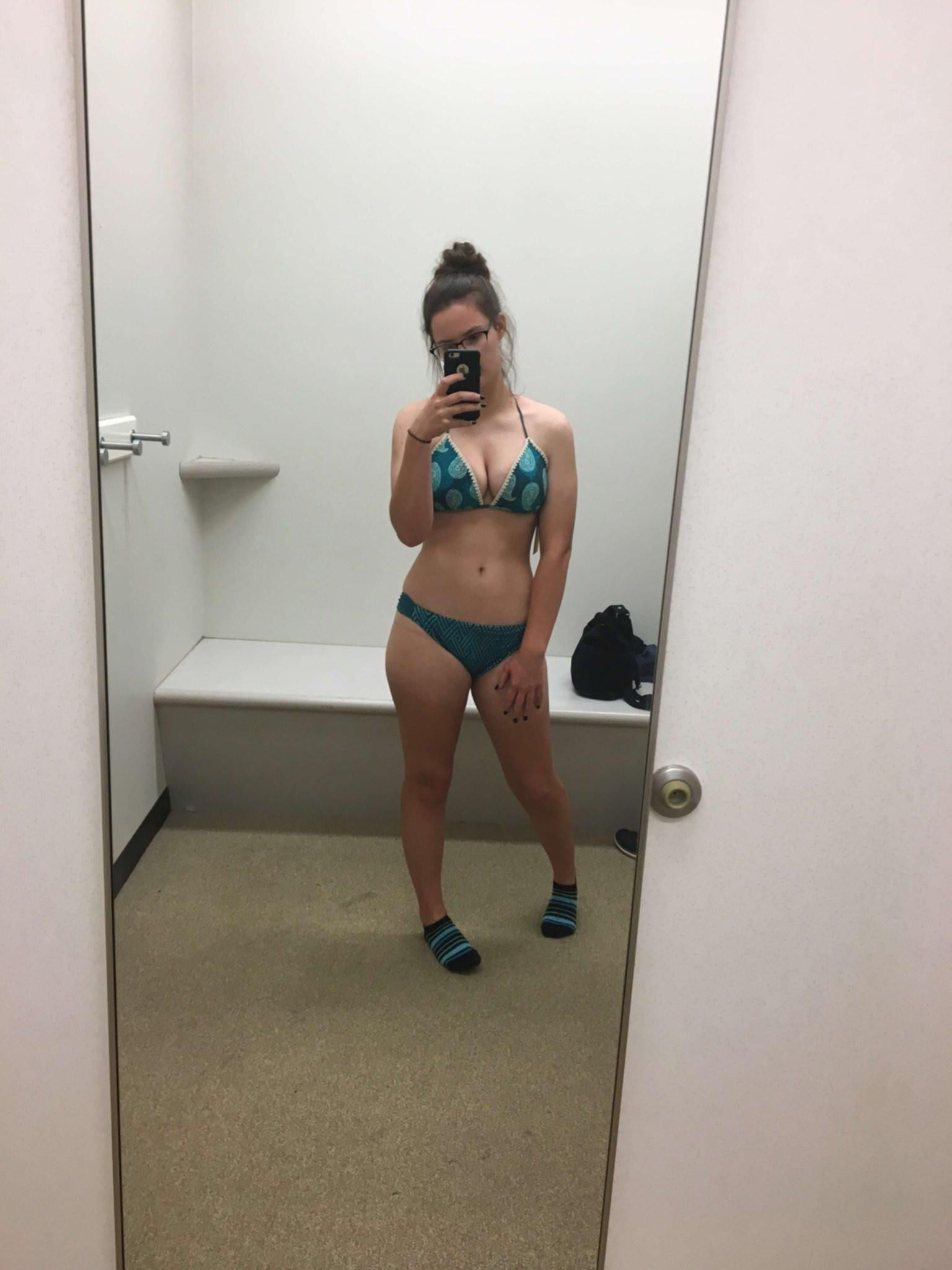 Brunette leaked online