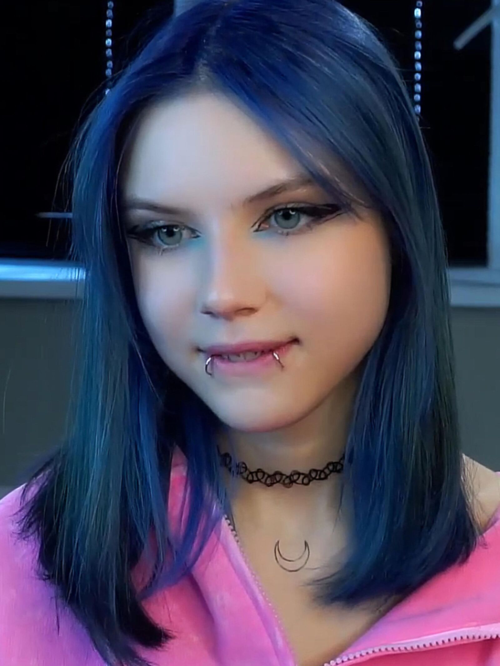 EVELYYN 