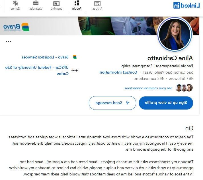 Schlampe weiße dünne Latina Aline, die ihre Muschi -Rettung und teilen