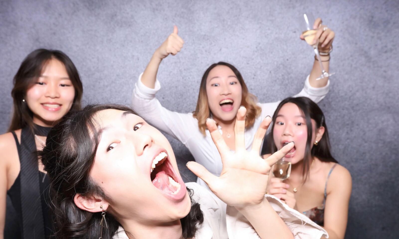 あなたの若いナンナを一晩選んでください