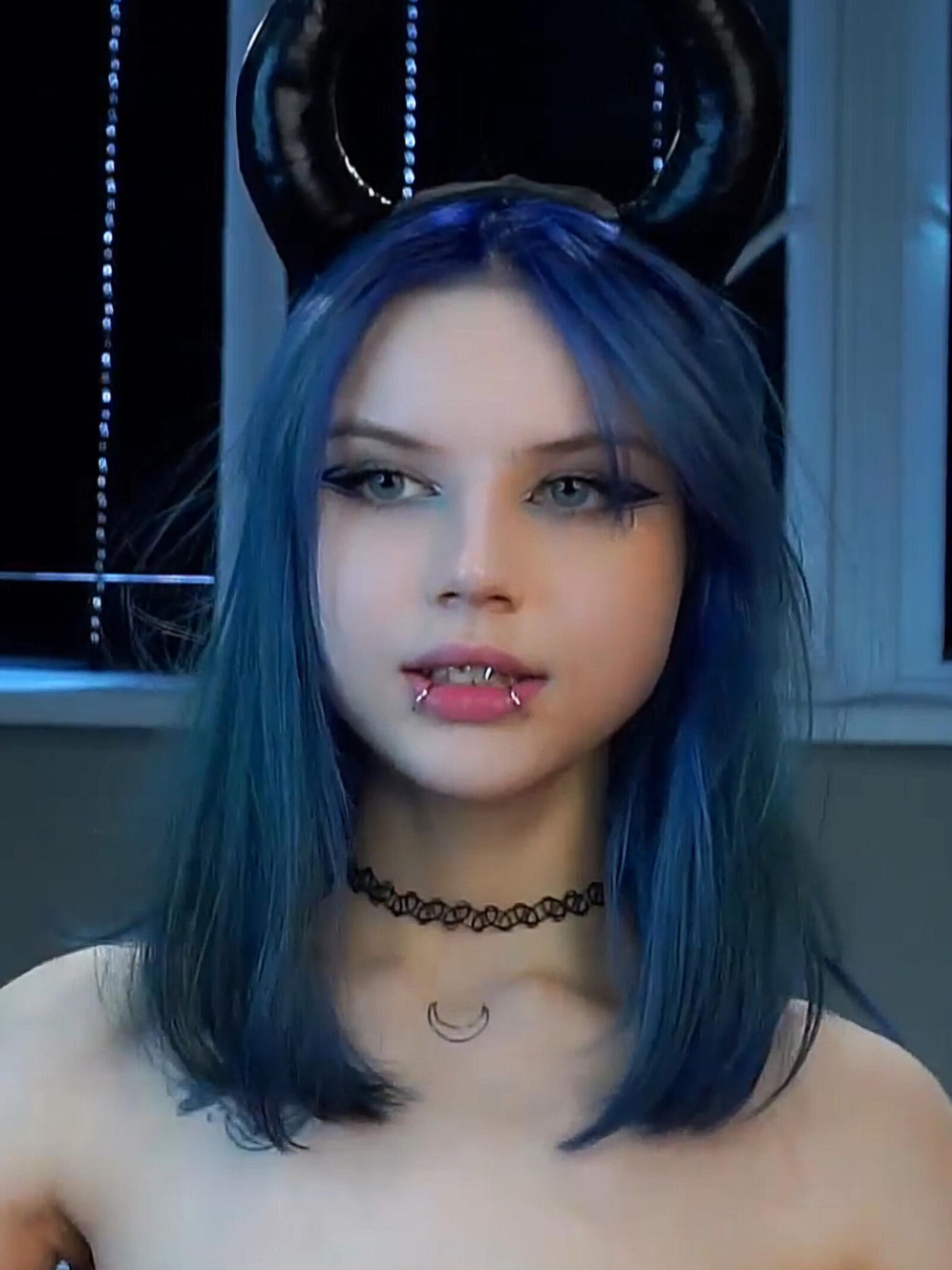 EVELYYN 