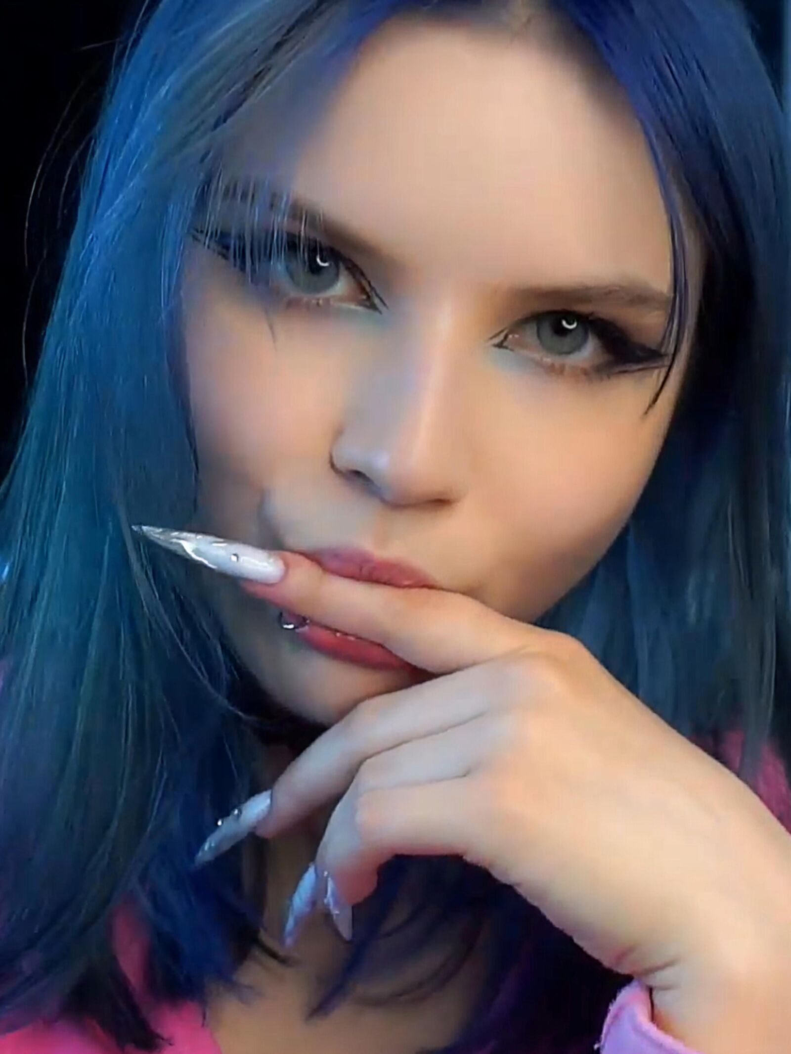 EVELYYN 